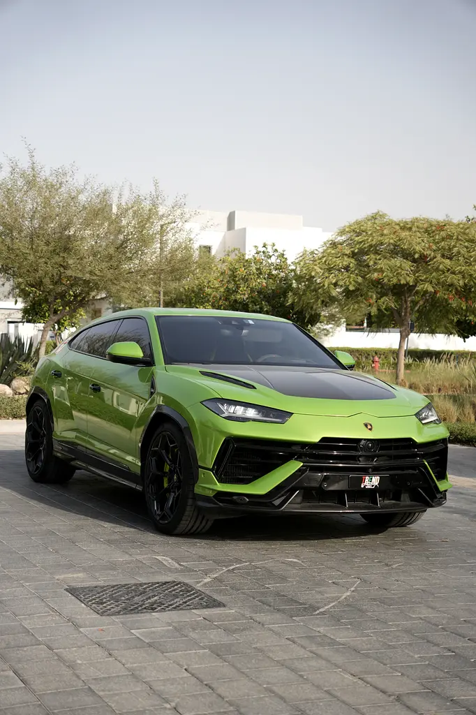 Lamborghini Urus 2023 — photo 1 of 20