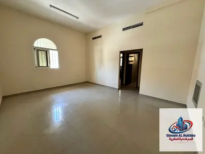 أجمل غرفه وصاله بالبوطينه علي الطريق الرئيسي مساحات ممتازه جدا قريبه من كل الخدمات تكييف وغاز مركزي مطبخ منفصل باركينج فري وعلي مخرج دبي وعجمان