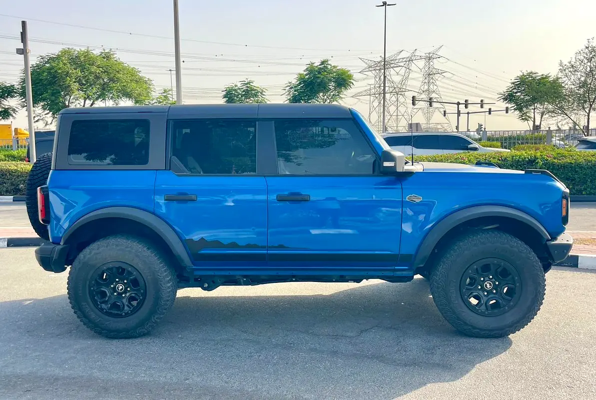 Ford Bronco 2022 — photo 1 of 7