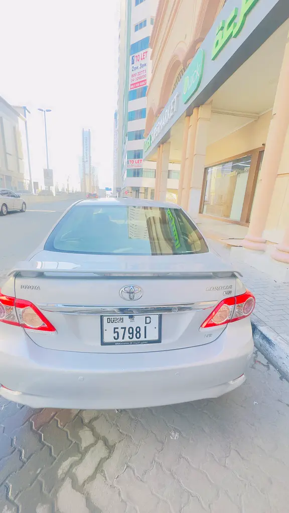 Toyota Corolla 2012 — photo 1 of 3