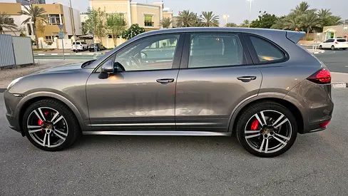 Porsche Cayenne GTS 2014 | GCC Specs | Low Mileage | High Option