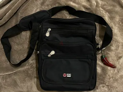 Black Crossbody Shoulder Bag (Medium)