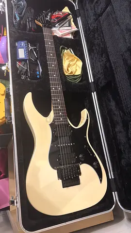 1991 Fender Heartfield Talon III (HMX)