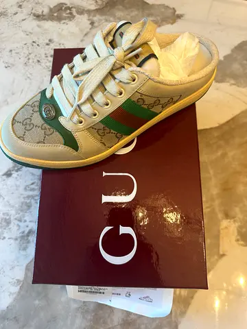 Sneaker