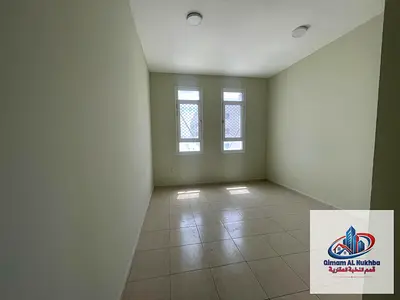 أجمل غرفه وصاله بالمجره علي الطريق الرئيسي مباشره مع غرفه نوم ماستر سهل الوصول اليها تسهيلات في الدفعات وصيانه علي المالك طول فتره الايجار