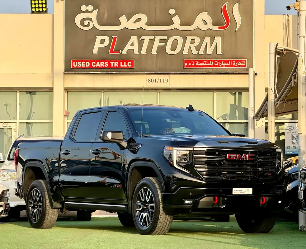 GMC Sierra 2023 — photo 1 of 17