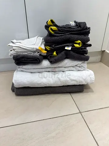 Bundle of Grey and White Towels / Bath Linens - Good Condition
