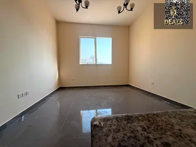 استوديو للإيجار السنوي في العالية | مطبخ مفصول | 18,000 درهم
