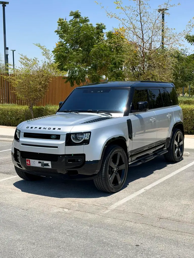 Land Rover Defender 2020 — photo 1 of 9