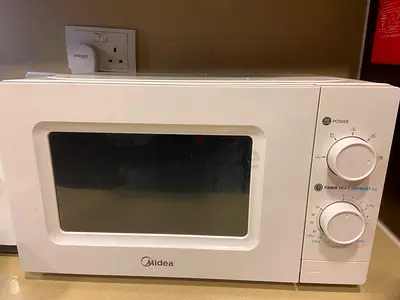 Midea Simple White Microwave - Used