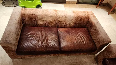 Luxury Alligator Skin Style 4-Seater Sofa – good Condition