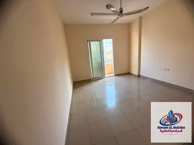 أجمل وأرخص غرفة وصالة في النباعة  تكييف وغاز مركزي بلكون اطلاله مفتوحة باركن مجاني إيجار 23 ألف درهم مع تسهيلات في السداد