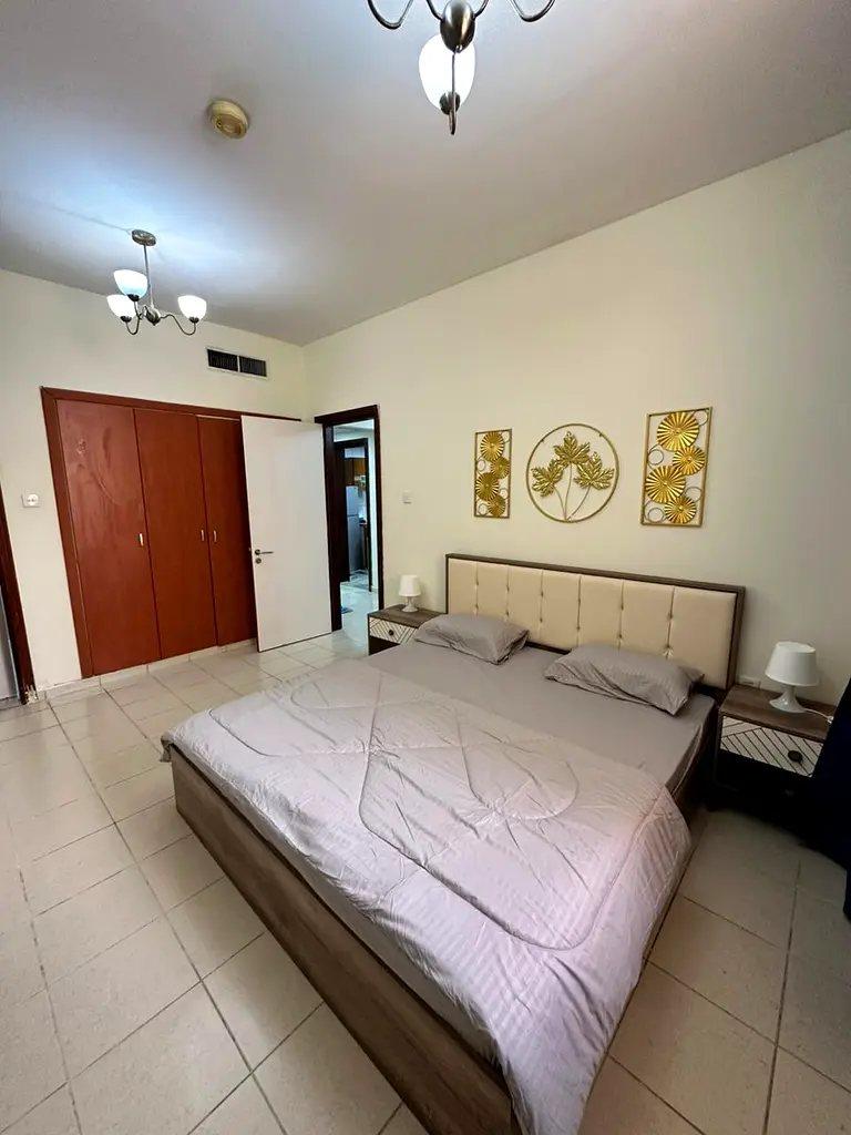 Modern Furnished 1 Bedroom Apartment | Walking Distance to Bus Station & Shops | Pay Monthly Rent or Yearly