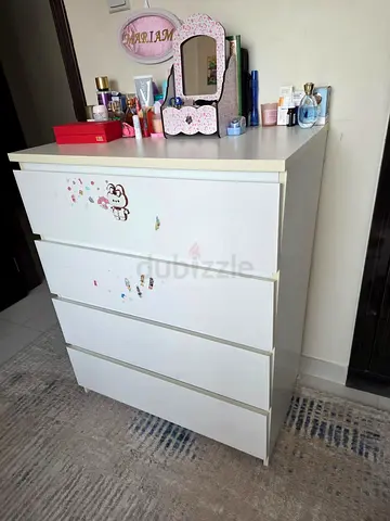 White 4-Drawer Dresser / Chest - Good Condition