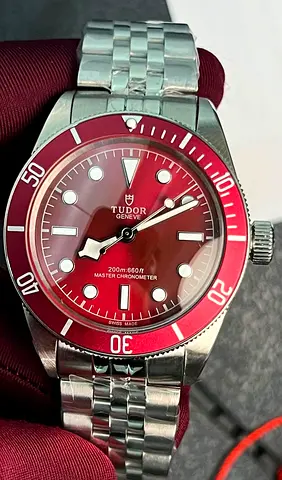 Tudor Black Bay( Master Copy )GMT style stainless steel watch with red bezel mastercopy