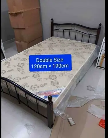 Double Size Metal Bed Frame with Mattress (120 x 190 cm)