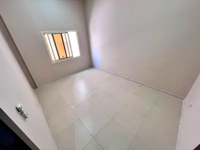 🔥 أجمل وأرخص شقة غرفتين وصالة للإيجار السنوي في الروضة 3 🔥