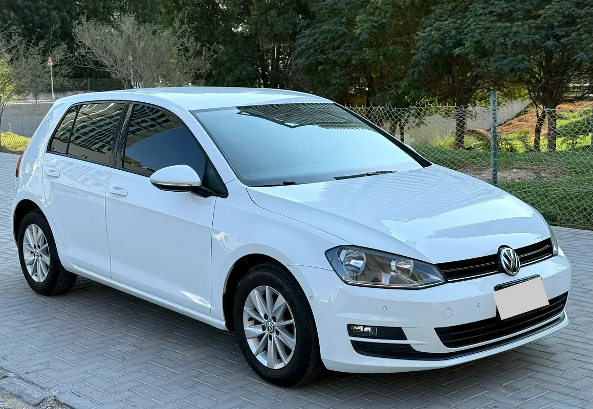 Volkswagen Golf 2017 — photo 1 of 15