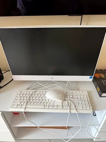 HP All-in-One 24 inch Desktop with Keyboard and Mouse i5 1TB 8GB - Excellent Working Condition