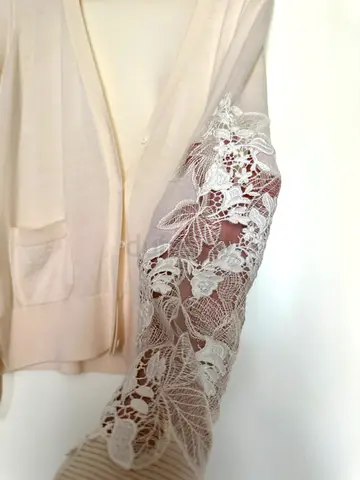 ERMANNO SCERVINO cardigan handmade lace, 100% virgin wool. Italian couture luxury brand.