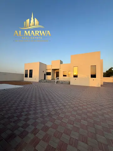 Huge 4 Bedroom's Villa with Big Open yard Space