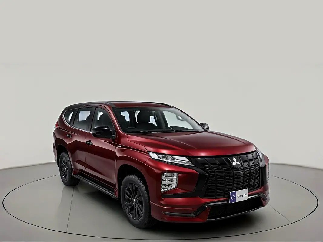 Mitsubishi Montero Sport 2022 — photo 1 of 13