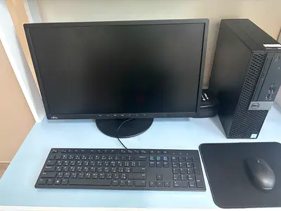 Dell core I 7 Desktop PC with Monitor, Keyboard and Mouse - Excellent performance
