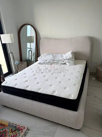 Single bed with upholstered headboard and mattress - great condition with mattress included!