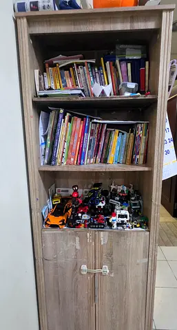 Used childrens bookshelf