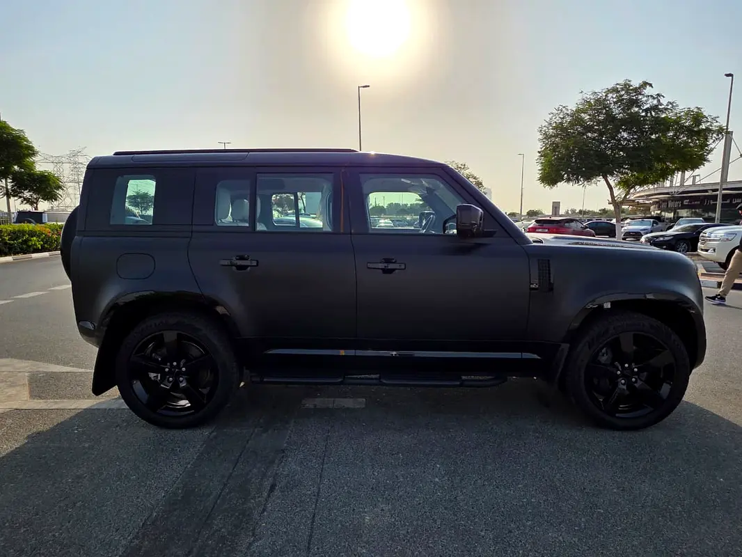 Land Rover Defender 2026