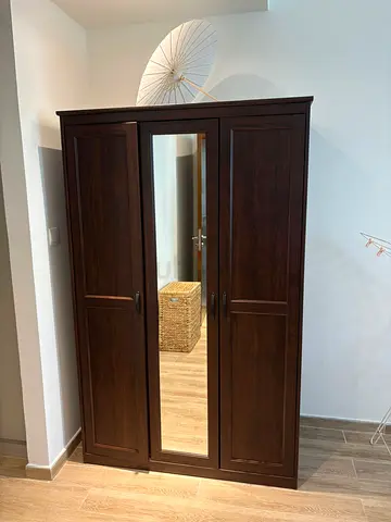 3-Door closet / wardrobe with Mirror