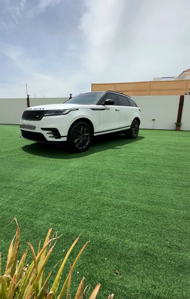 Land Rover Range Rover Velar 2024 — photo 1 of 16