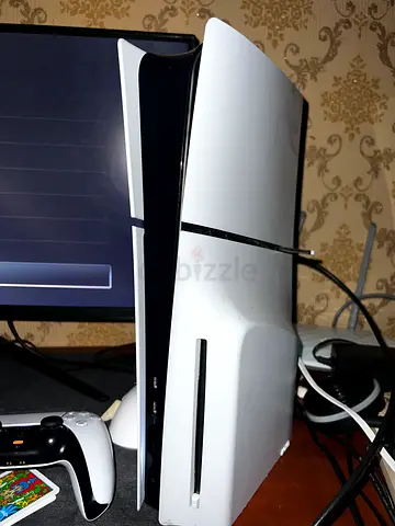 PlayStation 5 slim 1Tb Console (White) with Controller - Good Condition- for sell or trade with a pc