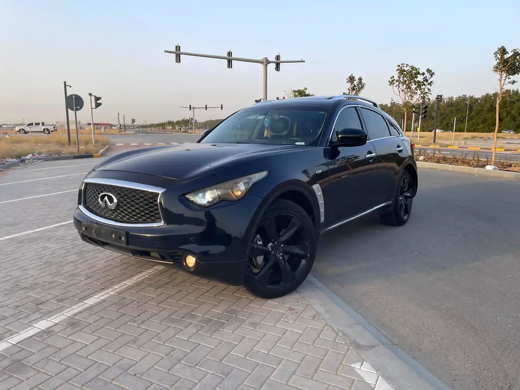 Infiniti QX70 2020 — photo 1 of 18