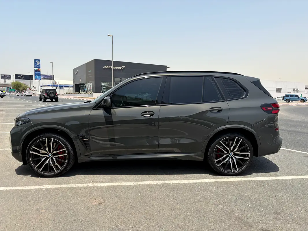 BMW X5 2025 — photo 1 of 11