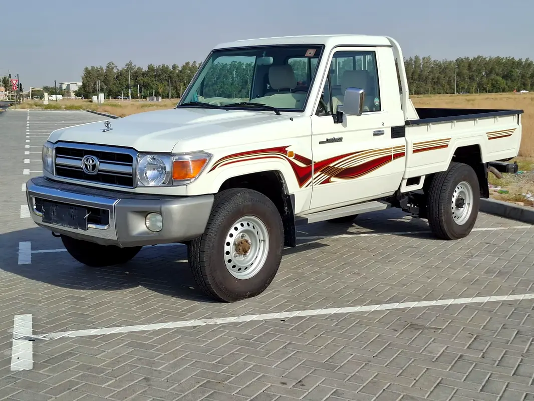 Toyota Land Cruiser 70 Series 2008 — photo 1 of 13