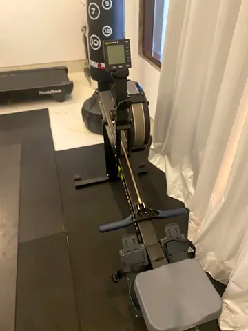 Concept2 RowErg PM5 Rowing Machine | Commercial Grade | Excellent Condition