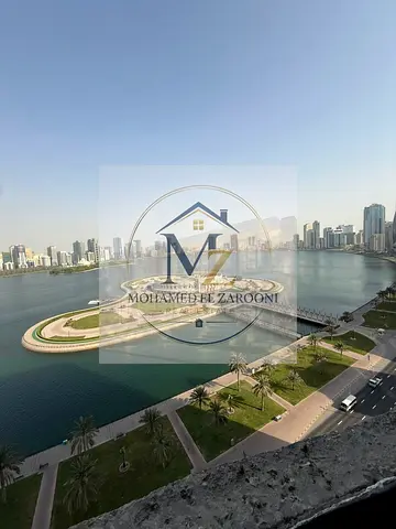للإيجار شقه فى برج خالد كورنيش الشارقة  الطابق الحادى عشر وجه اماميه فيو على البحيره مباشره عباره عن غرفتين منهم غرفه ماستر وصاله كبيره + مطبخ