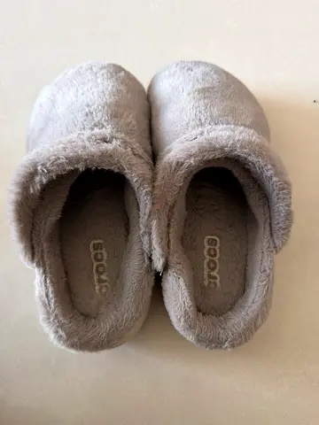 Light grey fuzzy slip-on CROCS