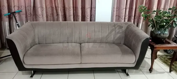 3-Seater Modern Fabric Sofa in Good Condition