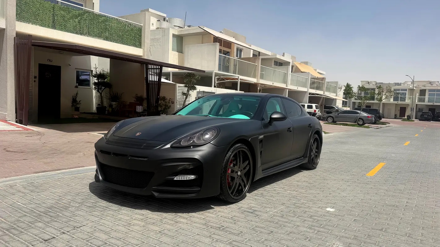 Porsche Panamera 2010 — photo 1 of 7