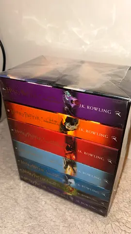 Brand New Sealed Case - 7 Harry Potter Books The Complete Collection