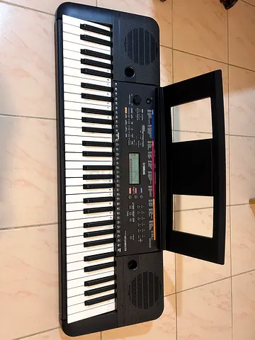 Yamaha Portable Keyboard PSR - 61 Keys, Good Working Condition