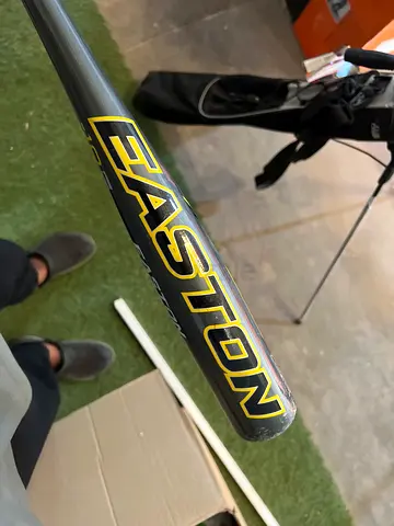 Easton baseball/softball bat - used, good condition
