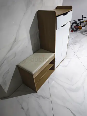 Compact entryway shoe cabinet with bench and storage