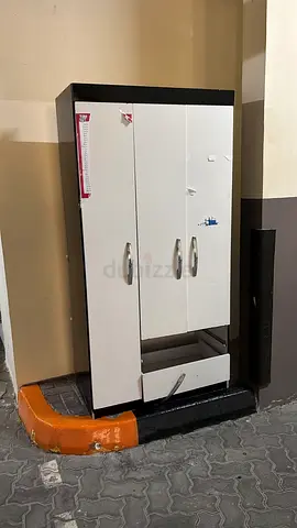 Free kids wardrobe .