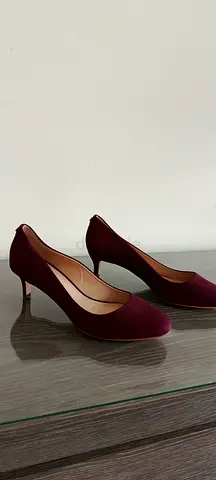 purple suede mid-heel pumps, never used Cosmopolitan brand