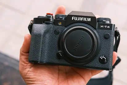 FUJIFILM- XT4 CAMERA BODY