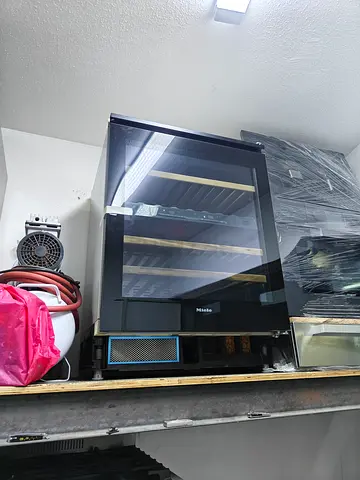 Miele black built-in dual zone wine Fridge 40 bottle