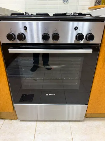 Bosch Stainless Steel Free-standing Gas Cooker with Oven (Good Condition)